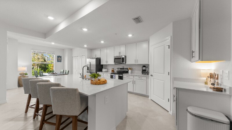 Building Photo - 14221 Heritage Landing Blvd