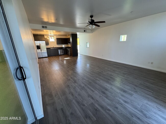 Building Photo - 1111 W University Dr