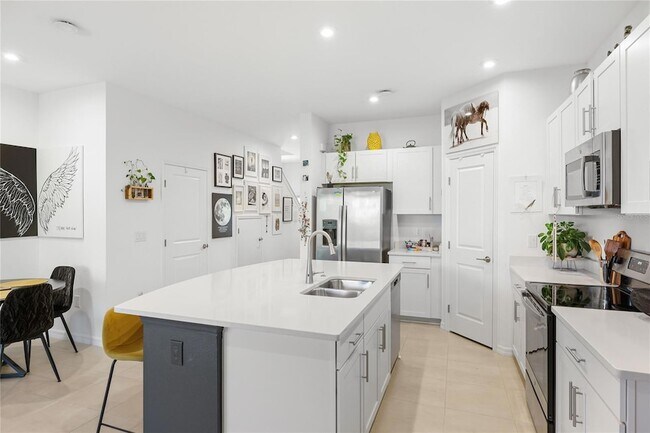 Building Photo - 8605 Lunar Skye St