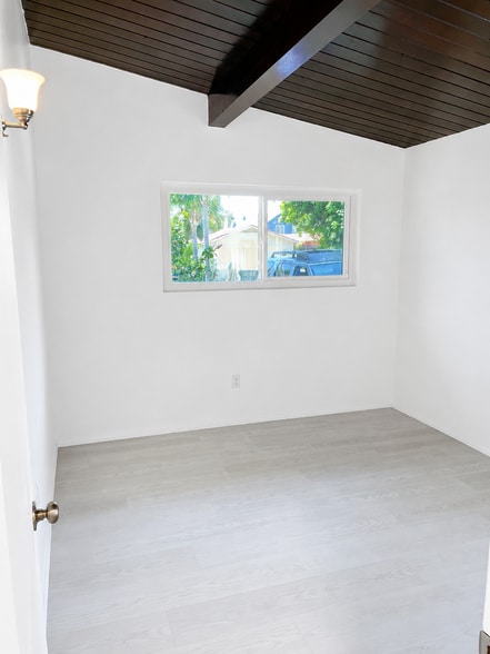 Building Photo - 6977 Reedy Ave