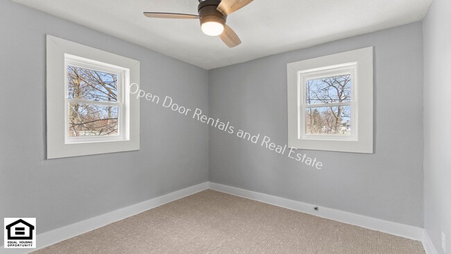 Building Photo - 2144 Edgehill Ave
