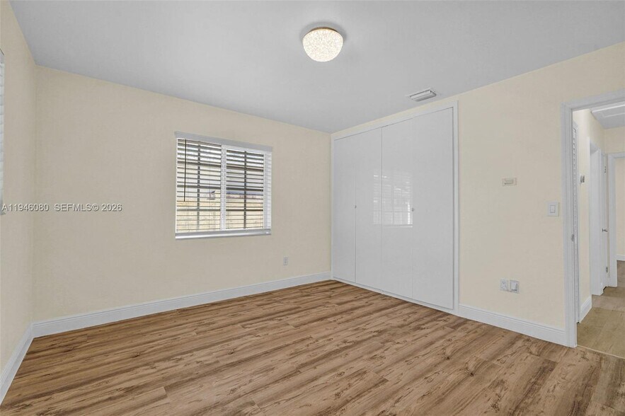 Building Photo - 5781 SW 25th St