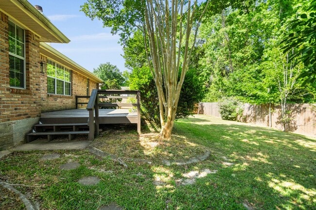 Building Photo - 87133 Golf Club Dr