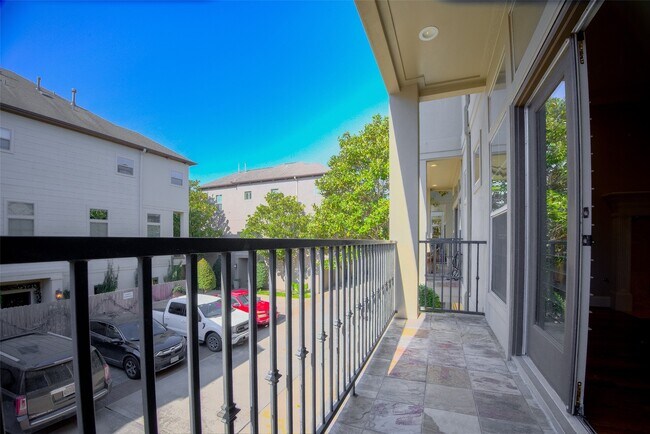 Building Photo - 232 Detering St