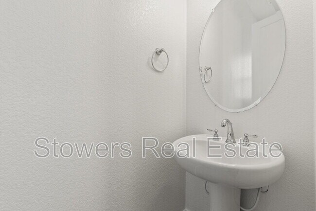 Building Photo - 2012 Confidence Wy