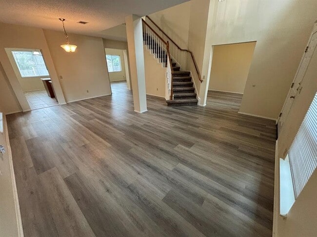 Building Photo - 10911 Grassmere Ct