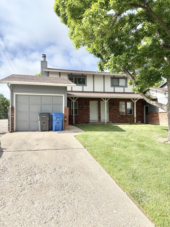 Primary Photo - 3101 Azalea Dr