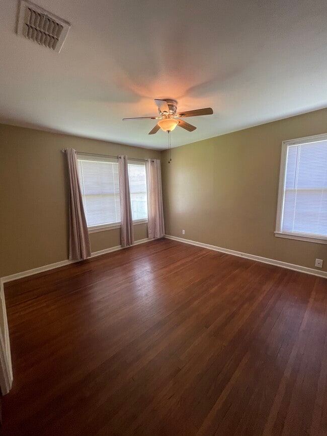 Building Photo - 1010 Peerman Pl