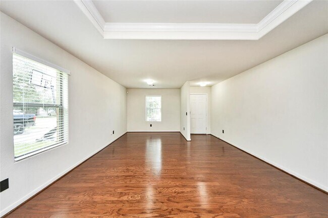 Building Photo - 5710 Camelia Evergreen Ln