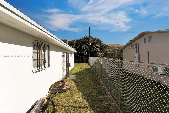 Building Photo - 860 NW 207th St