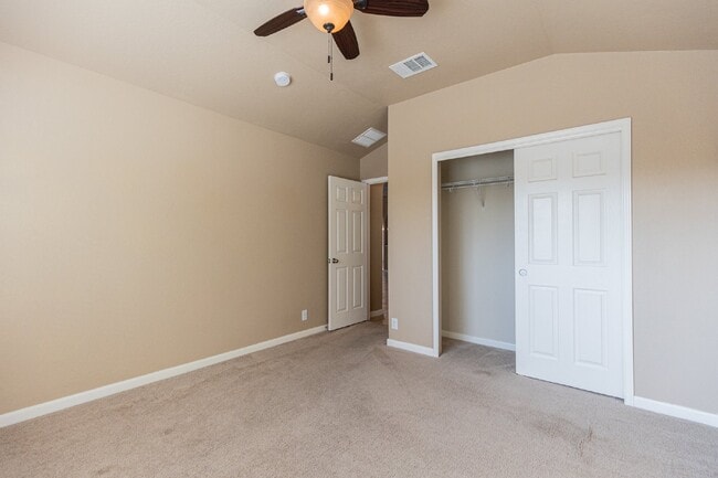 Building Photo - 259 Creekview Way