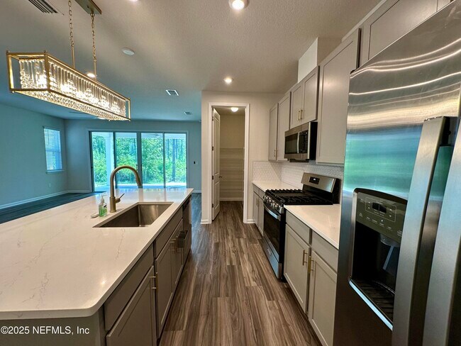 Building Photo - 75310 White Rabbit Ave