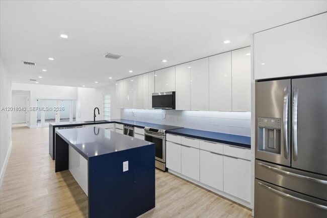Building Photo - 1135 Oysterwood St