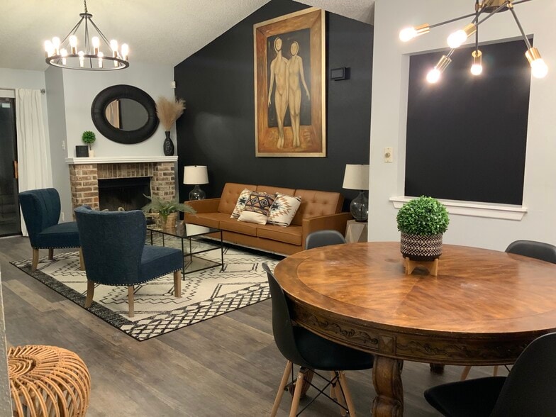 Living Room - 13018 Heimer Rd