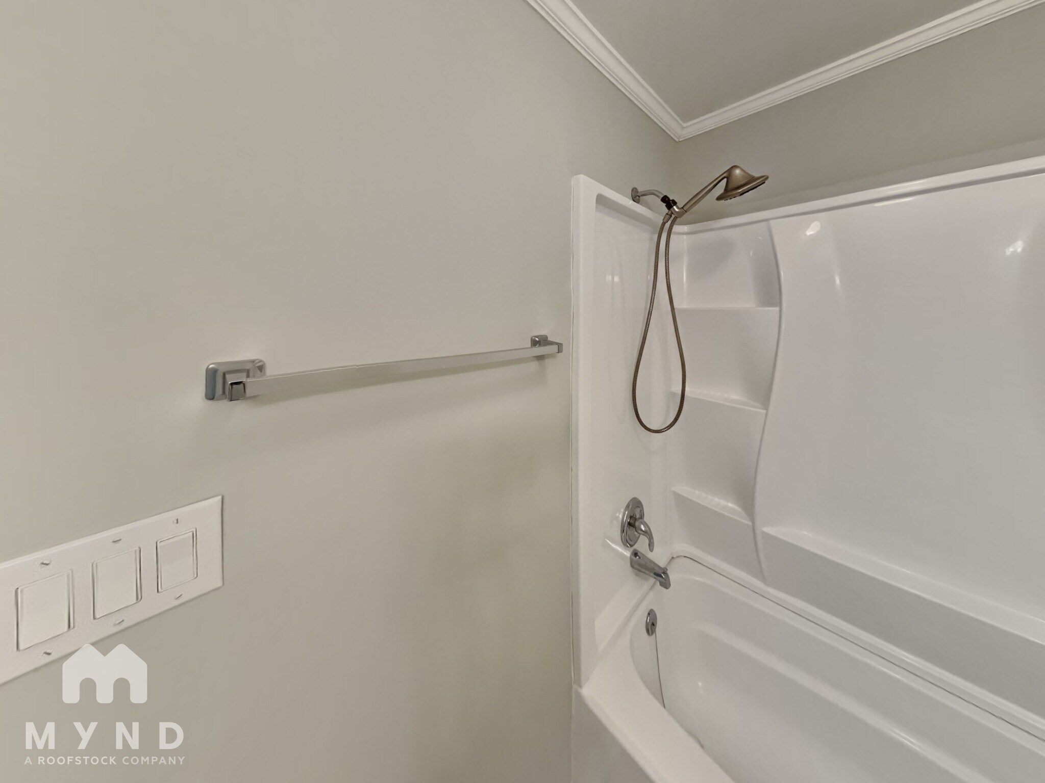 Building Photo - 4620 Hickory Grove Rd