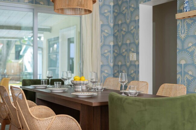 Building Photo - 84 21st Terrace SE