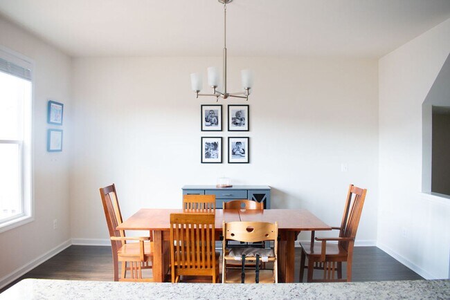 Building Photo - 2310 Avinity Ct