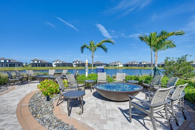 Building Photo - 15140 Pescara St