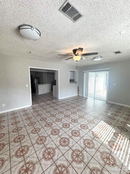 Building Photo - 802 Blue Springs Dr