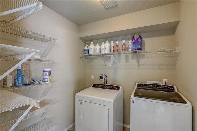 Building Photo - 2207 Jesse Owens Dr