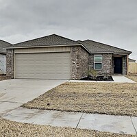 Building Photo - Very Nice 3 Bedroom 2 Bath Home in Yukon S...