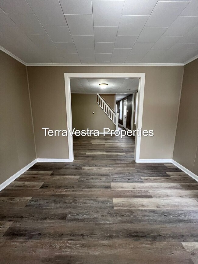 Building Photo - Great 3 Bed with a bonus room in Salem! Eligible for $500 Security Deposit.