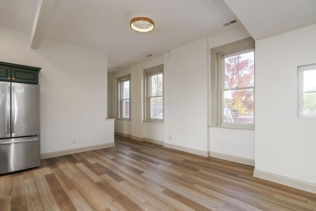 Building Photo - 828 City Park Ave