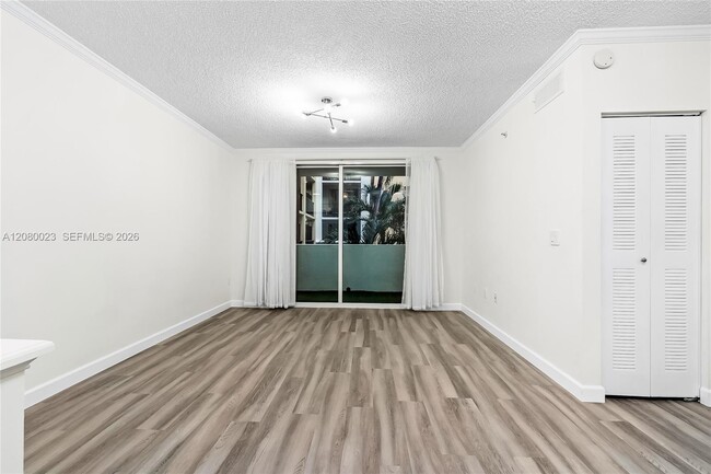 Building Photo - 17150 N Bay Rd