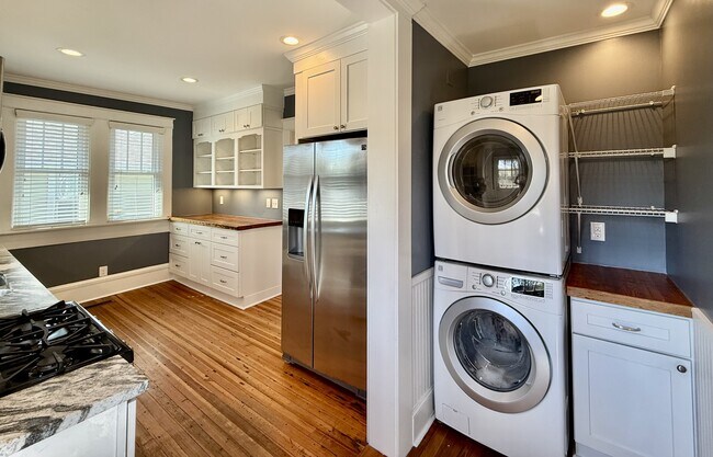 Building Photo - 107 W Geer St