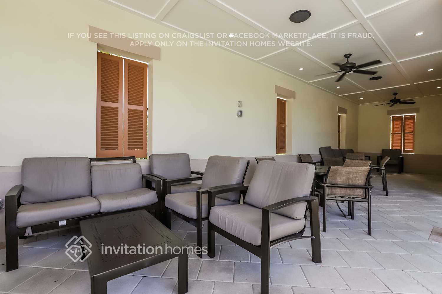 Building Photo - 2894 Coach Manors Way