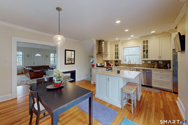 Building Photo - 375 West Ave