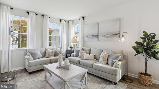 Building Photo - 212 Macoun Way