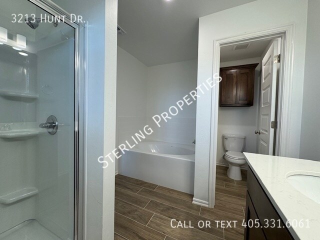 Building Photo - 3213 Hunt Dr