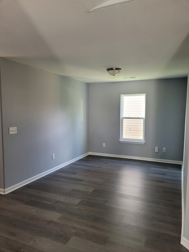 Building Photo - 1657 Extine Ln