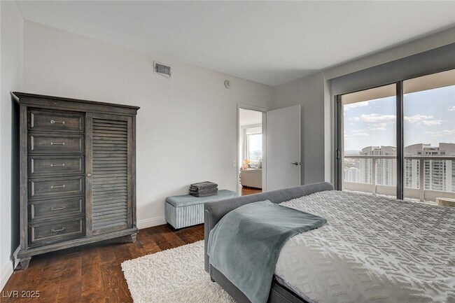 Building Photo - 222 Karen Ave