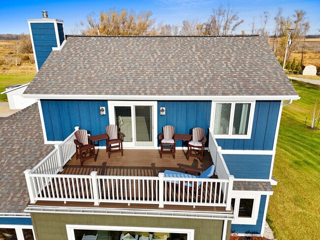Building Photo - 1571 Harbor Rd