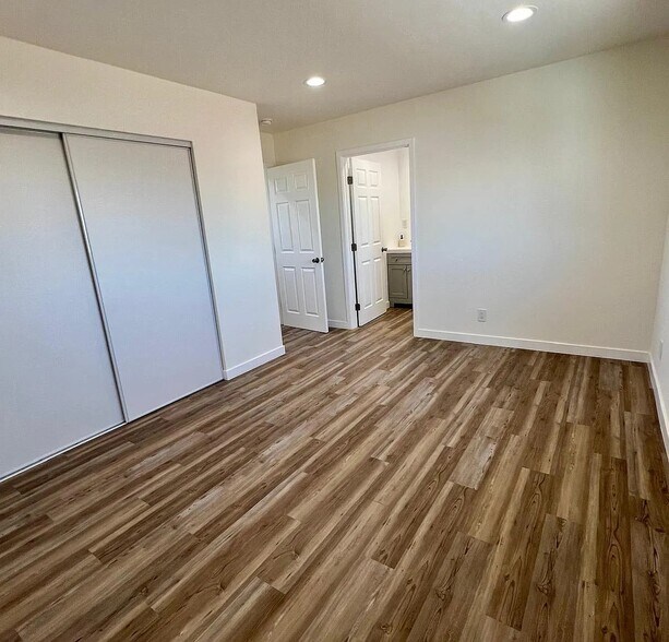 Building Photo - 9429 S 2nd Ave