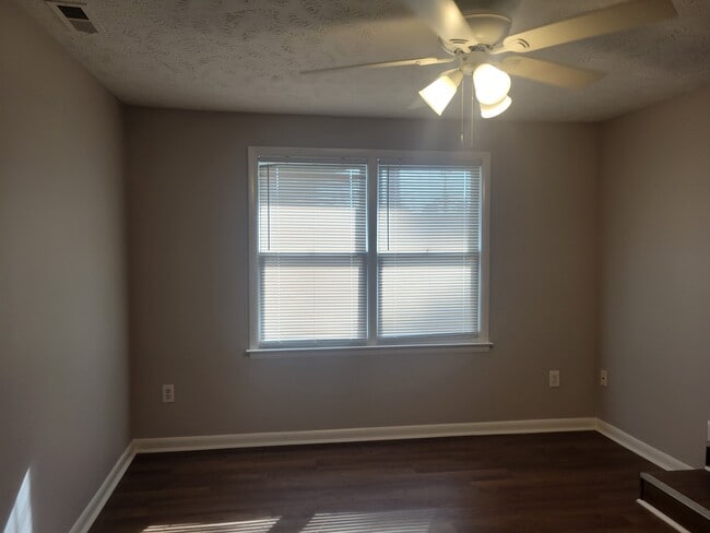 Building Photo - 2161 Bingham Dr