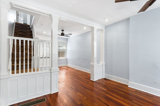 Building Photo - 2225 Taggert St