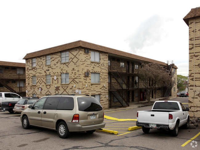 Building Photo - Federal Terrace Apartments