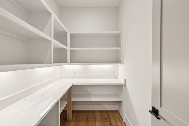 Building Photo - 87 Brookwood Terrace