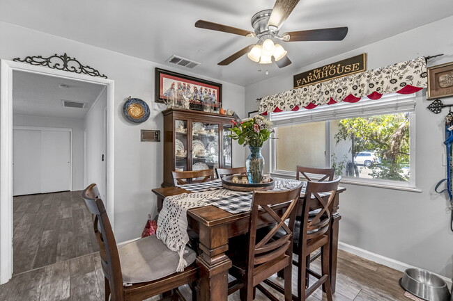 Building Photo - 6286 N 10th St