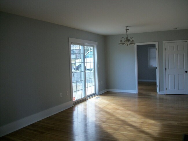 Building Photo - 125 Gorham St