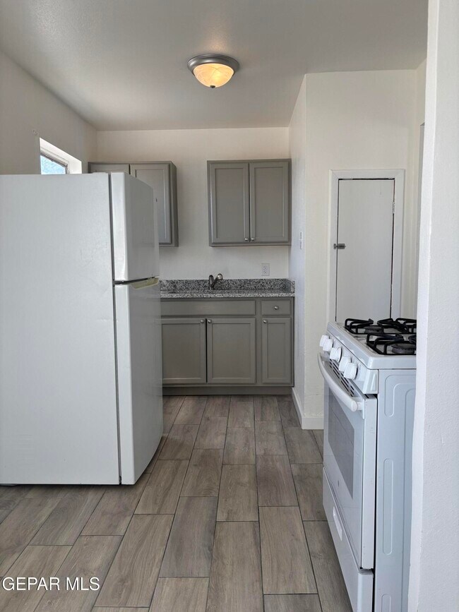 Building Photo - 6138 Taos Dr