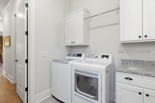 Building Photo - 165 Topside E