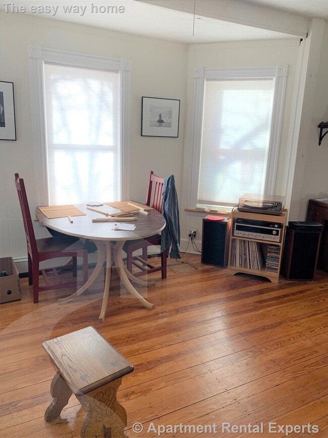 Building Photo - 68 Alpine St