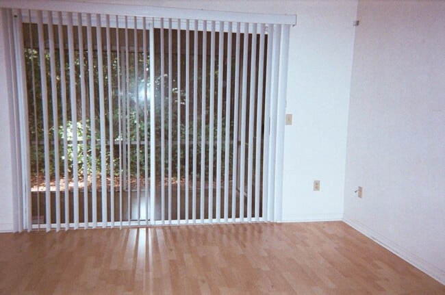 Building Photo - Mill Pond accross from G'ville Health and Fitness