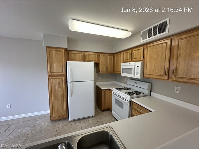 Building Photo - 5710 E Tropicana Ave