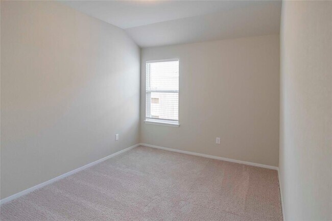 Building Photo - 204 Rollingwood Dr