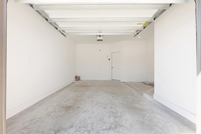 Building Photo - 10122 Crescendo Wy